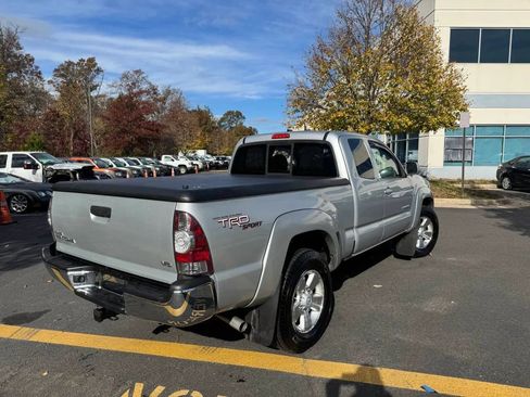 Used 2011 Toyota Tacoma 4x4 Access Cab V6 w/ TRD Sport Pkg image 29