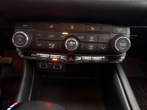 Used 2022 Dodge Durango GT w/ Blacktop Package AWD/4WD image 21