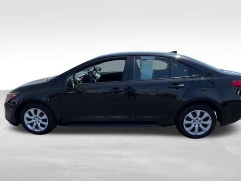 Used 2024 Toyota Corolla LE FWD image 3