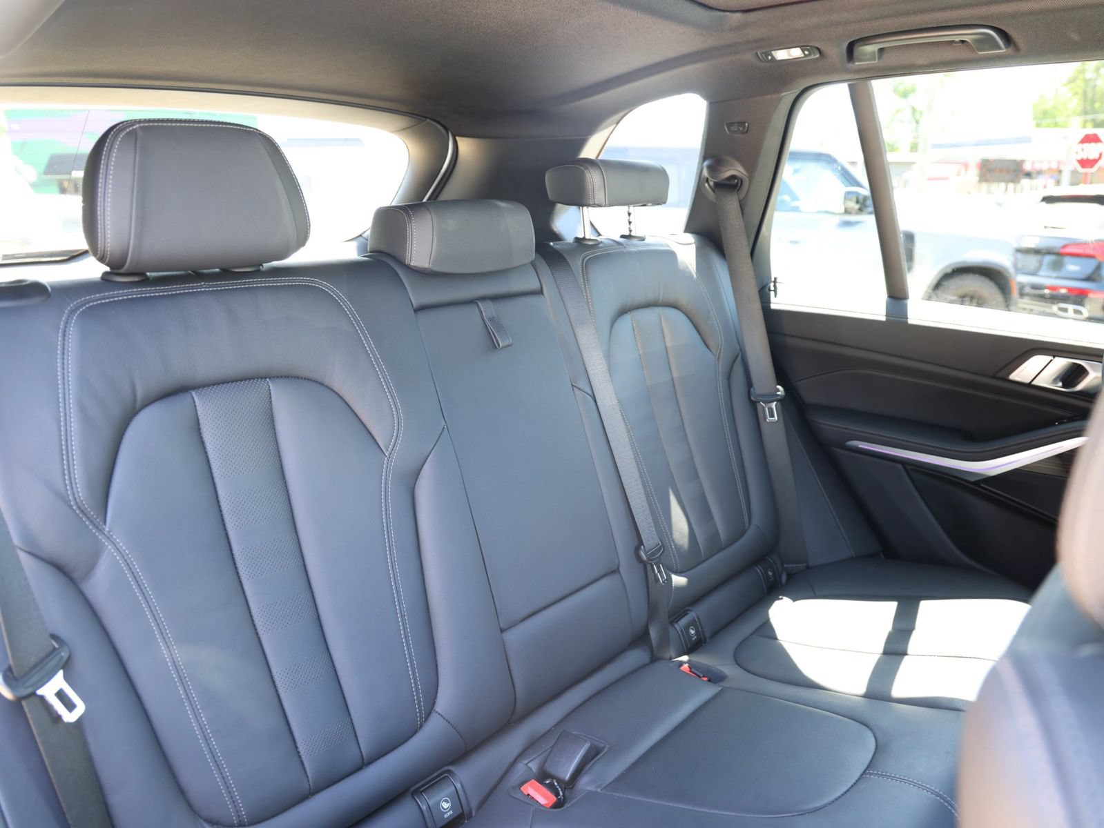 Used 2021 BMW X5 xDrive40i w/ M Sport Package AWD/4WD image 29