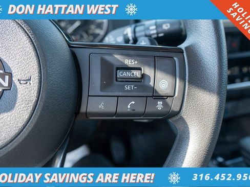 Used 2023 Nissan Rogue SV image 13