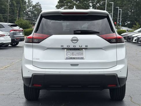 Used 2025 Nissan Rogue SV FWD image 4