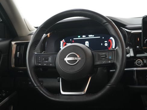 Used 2023 Nissan Pathfinder Platinum AWD/4WD image 17