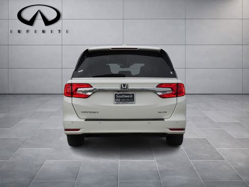 Used 2018 Honda Odyssey Elite image 6