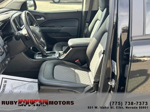 Used 2022 Chevrolet Colorado Z71 w/ Z71 Midnight Edition image 11