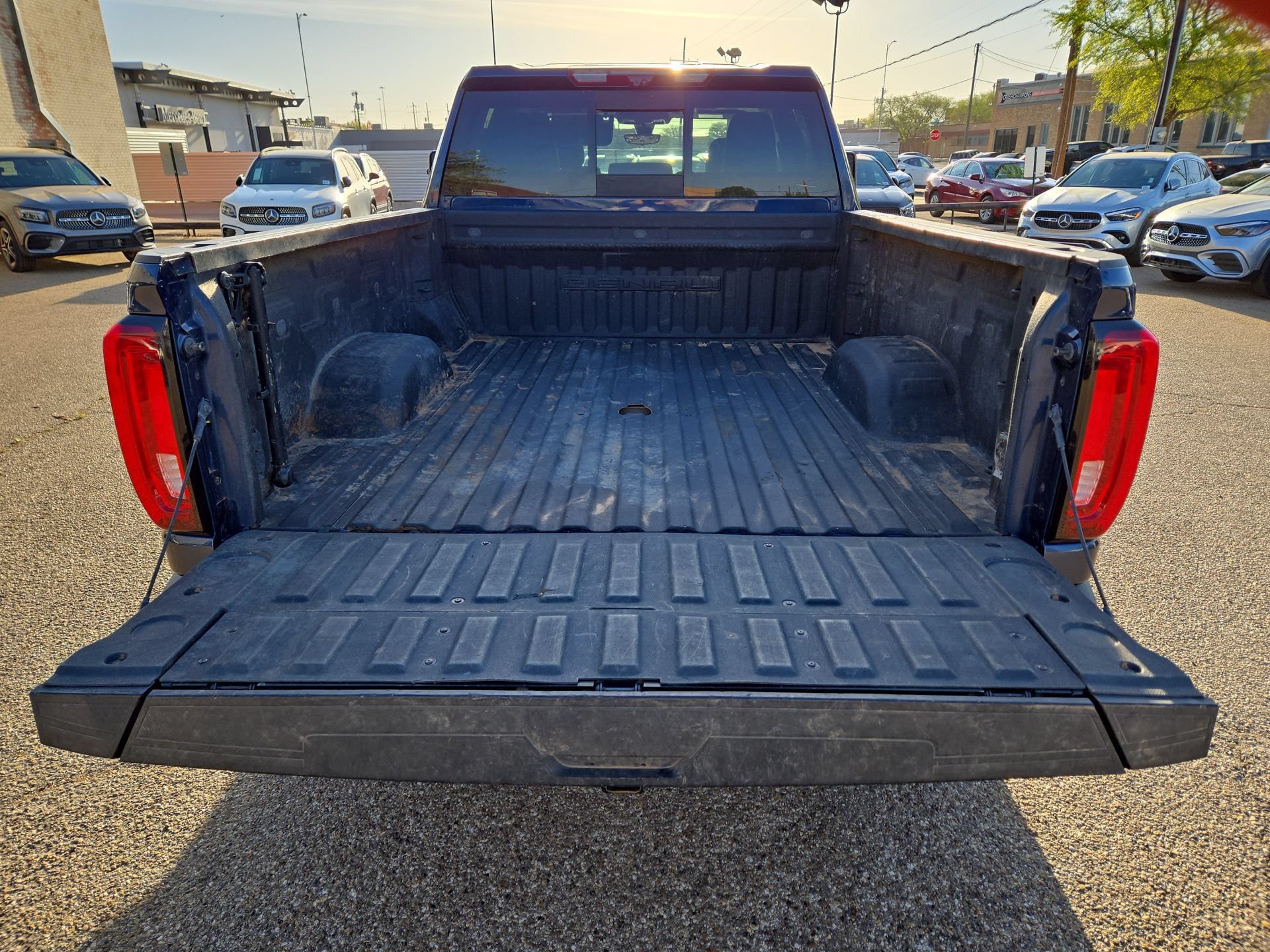 Used 2021 GMC Sierra 2500 Denali w/ Denali Ultimate Package AWD/4WD image 12