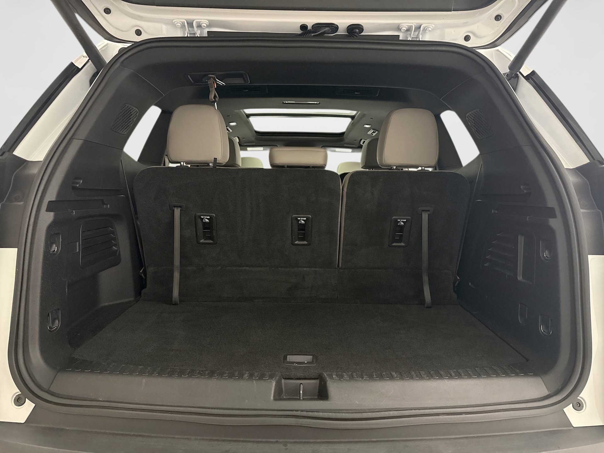 Used 2026 GMC Acadia Elevation w/ Elevation Premium Package FWD image 20
