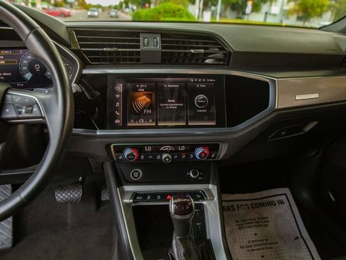 Used 2024 Audi Q3 2.0T Premium image 14