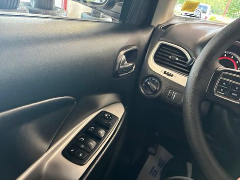 Used 2018 Dodge Journey SE FWD image 43