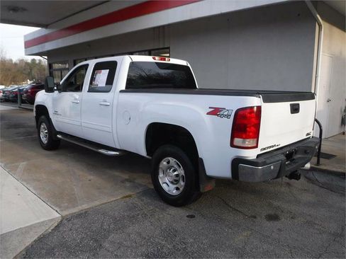 Used 2008 GMC Sierra 2500 SLT w/ Z71 Off-Road Package image 13