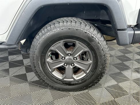 Used 2018 Jeep Wrangler Unlimited Rubicon image 34