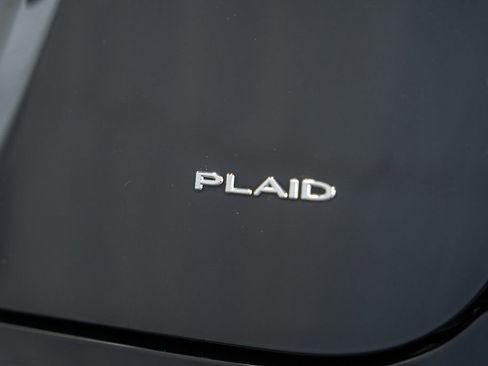 Used 2022 Tesla Model S Plaid image 8