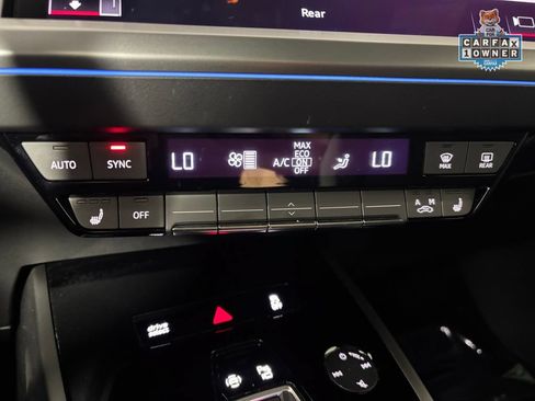 Used 2025 Audi Q4 e-tron Premium Plus w/ Premium Plus AWD/4WD image 21