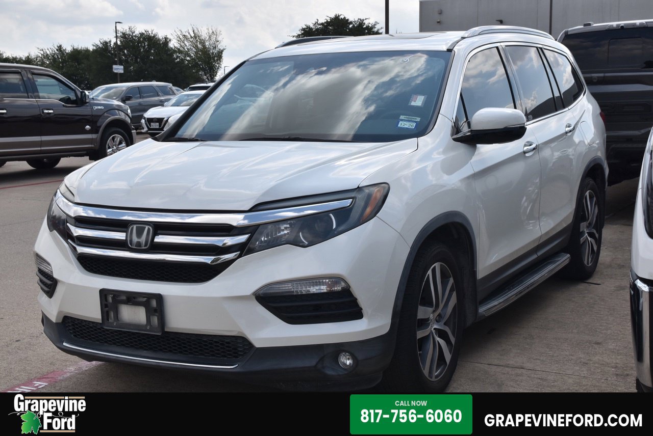 Used 2018 Honda Pilot Touring image 1