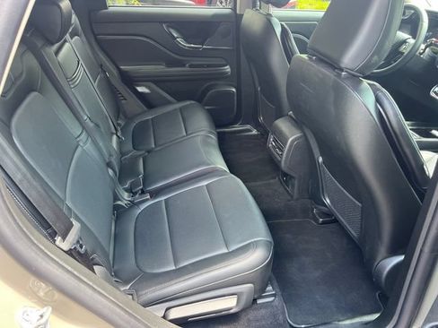 Used 2025 Lincoln Corsair Grand Touring AWD/4WD image 17