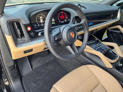 New 2026 Porsche Cayenne E-Hybrid AWD/4WD image 13