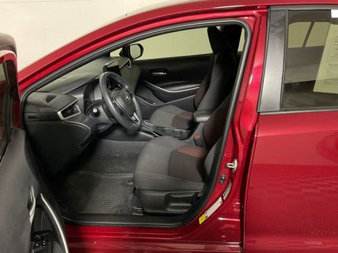 Used 2025 Toyota Corolla SE image 19