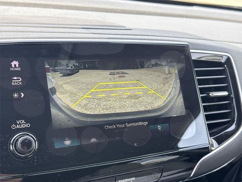 Used 2019 Honda Pilot Touring image 23