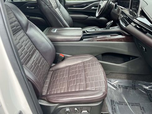 Used 2022 Cadillac Escalade Premium Luxury Platinum image 23