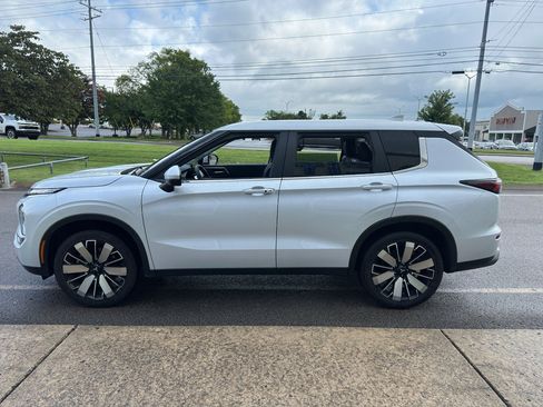 Used 2025 Mitsubishi Outlander SE AWD/4WD image 6