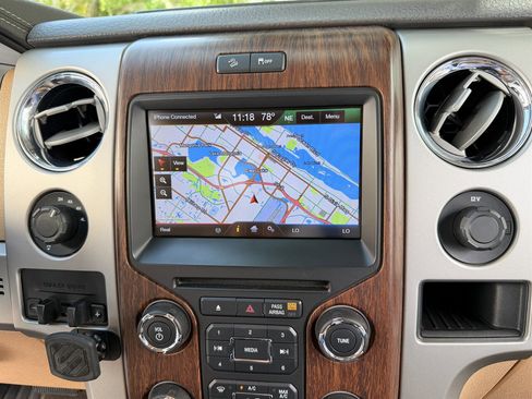 Used 2013 Ford F150 Lariat w/ Luxury Equipment Group image 9