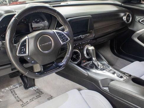 Used 2020 Chevrolet Camaro LT image 2