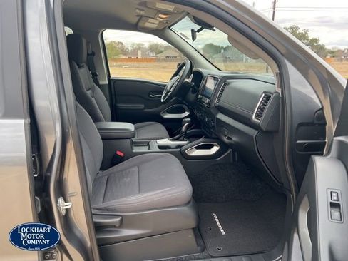 Used 2022 Nissan Frontier SV w/ Technology Package image 22