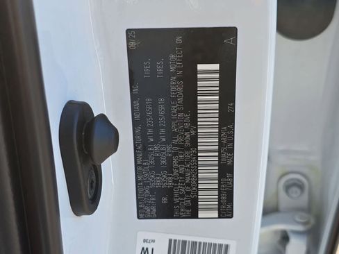 Certified 2025 Toyota Highlander XLE AWD/4WD image 34