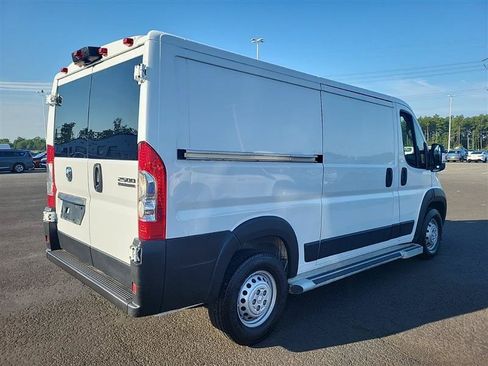 Used 2025 RAM ProMaster 2500 w/ U-Haul Equipment Group FWD image 11