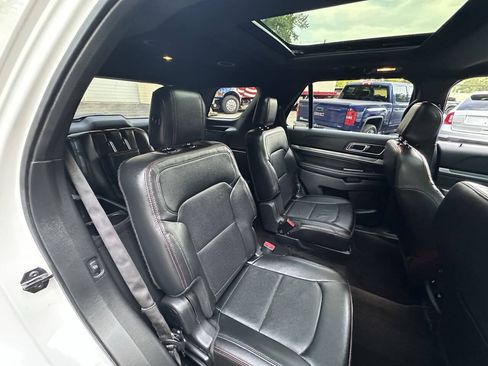 Used 2016 Ford Explorer Sport w/ Equipment Group 401A AWD/4WD image 17