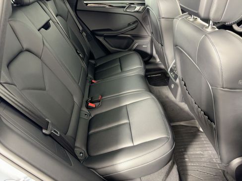 Certified 2026 Porsche Macan AWD/4WD image 29