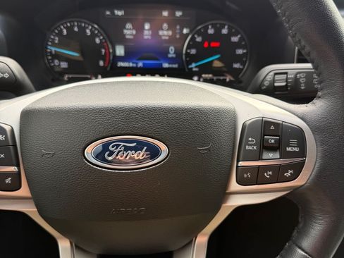 Used 2023 Ford Explorer XLT w/ Equipment Group 202A AWD/4WD image 13