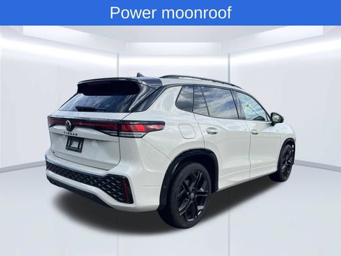 Certified 2025 Volkswagen Tiguan SE R-Line FWD image 7