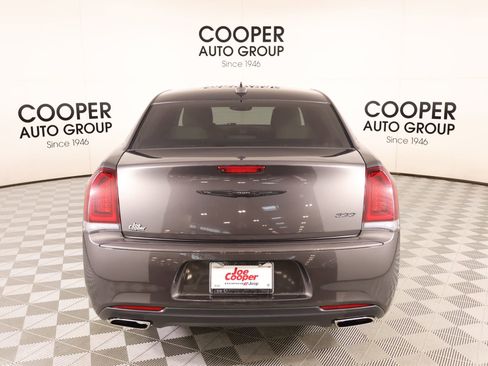 Used 2023 Chrysler 300 Touring w/ Sport Appearance Package RWD image 20