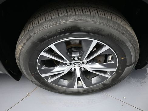 Certified 2016 Toyota Highlander XLE AWD/4WD image 13