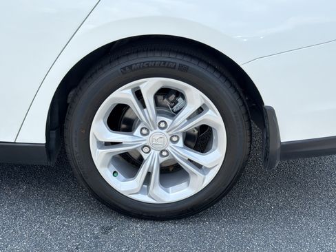 Certified 2025 Honda Accord LX image 30