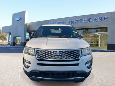Used 2016 Ford Explorer Platinum AWD/4WD image 2