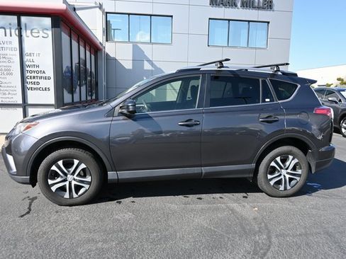 Used 2018 Toyota RAV4 LE image 6