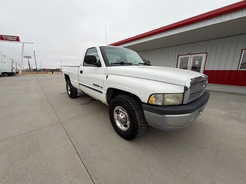 Used 2001 Dodge Ram 2500 Truck 2WD Regular Cab image 2
