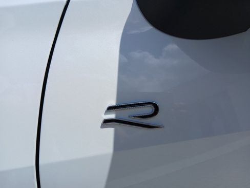New 2026 Volkswagen Tiguan SE R-Line FWD image 4