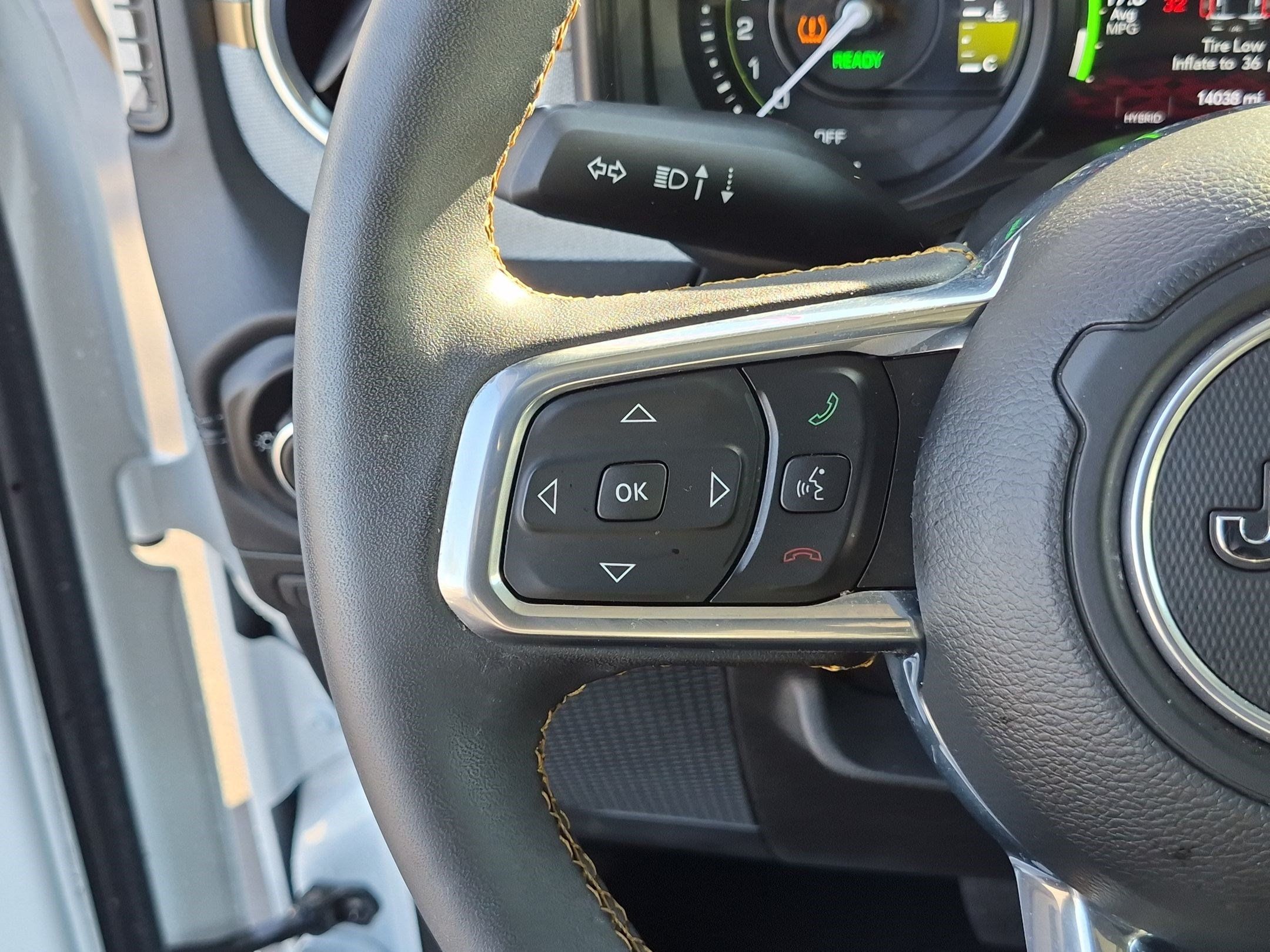 Used 2024 Jeep Wrangler Unlimited Sahara AWD/4WD image 19