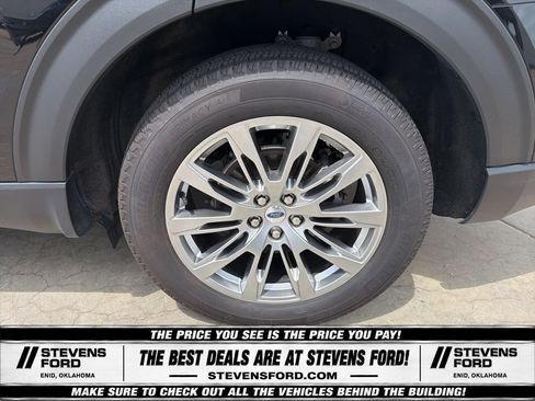 Used 2025 Ford Explorer Platinum AWD/4WD image 12