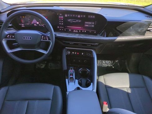 Used 2025 Audi Q5 2.0T Premium image 14