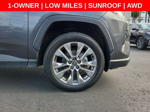Used 2022 Toyota RAV4 XLE Premium w/ Carpet Mat Package (TMS) AWD/4WD image 9