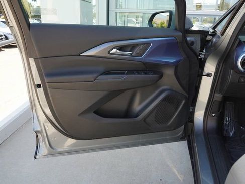 New 2025 Chevrolet Equinox EV LT FWD image 16