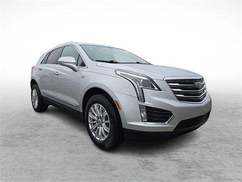 Used 2017 Cadillac XT5 FWD image 3