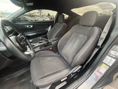 Used 2020 Ford Mustang Coupe image 9
