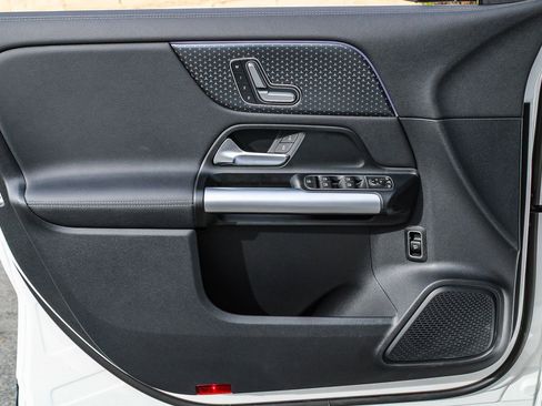 Certified 2025 Mercedes-Benz GLA 250 4MATIC image 24