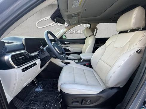 Used 2024 Kia Telluride SX FWD image 19