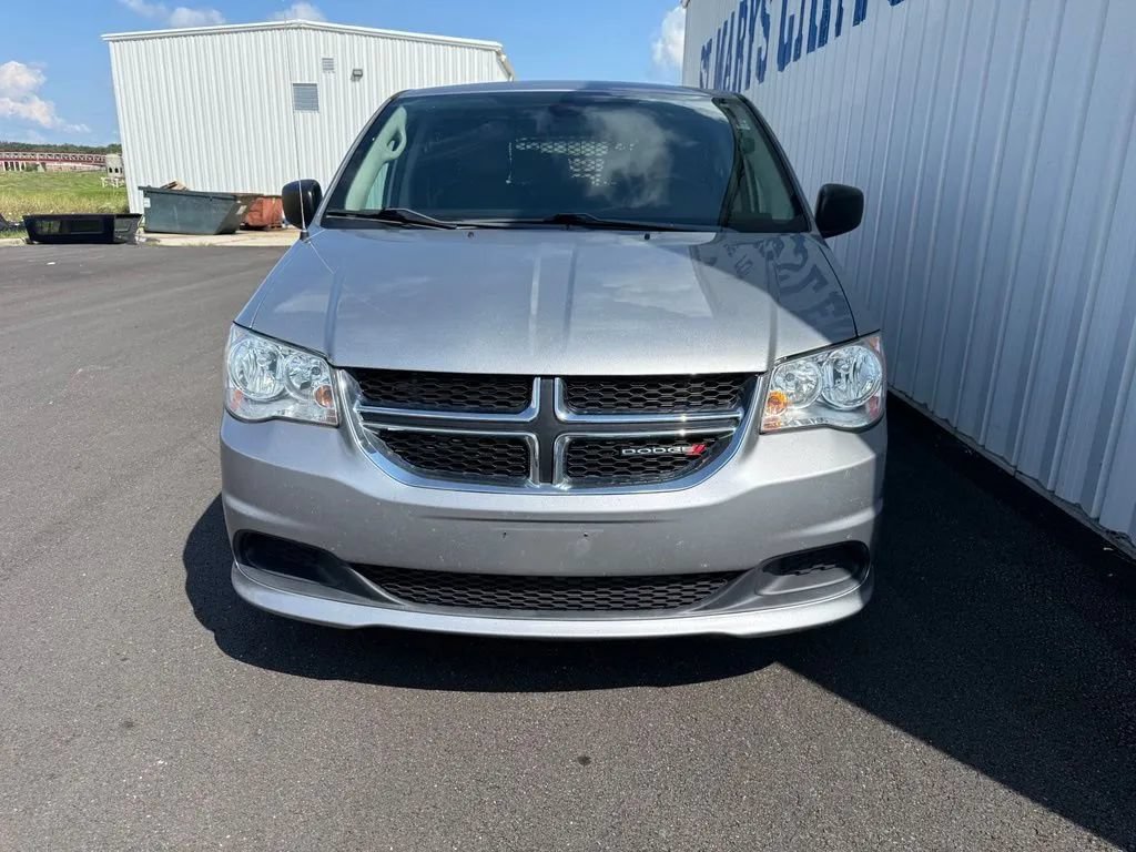 Used 2019 Dodge Grand Caravan SE FWD image 3